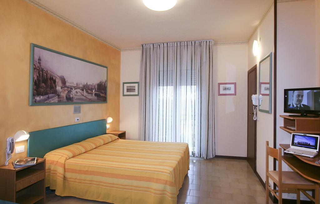 Hotel Marselli Rimini Exterior photo