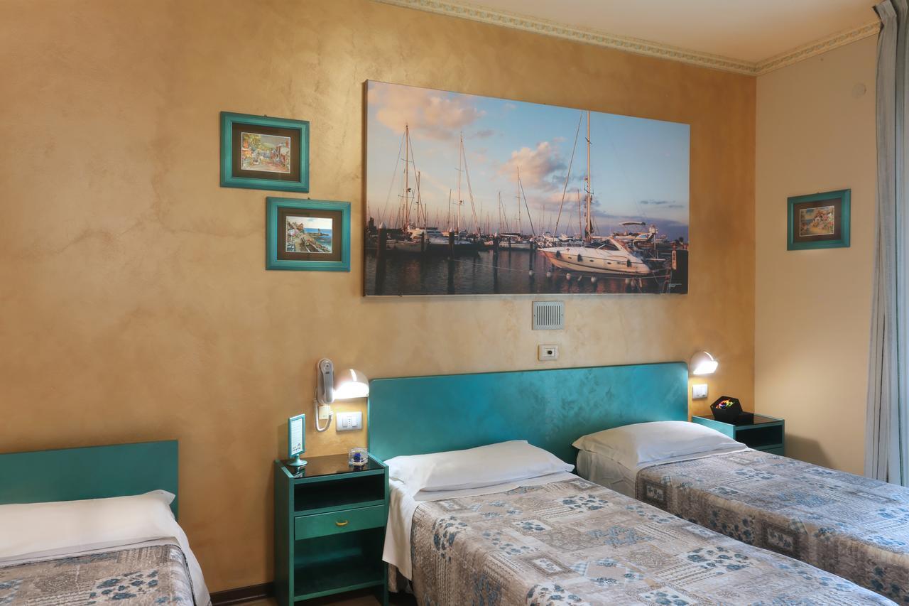 Hotel Marselli Rimini Exterior photo
