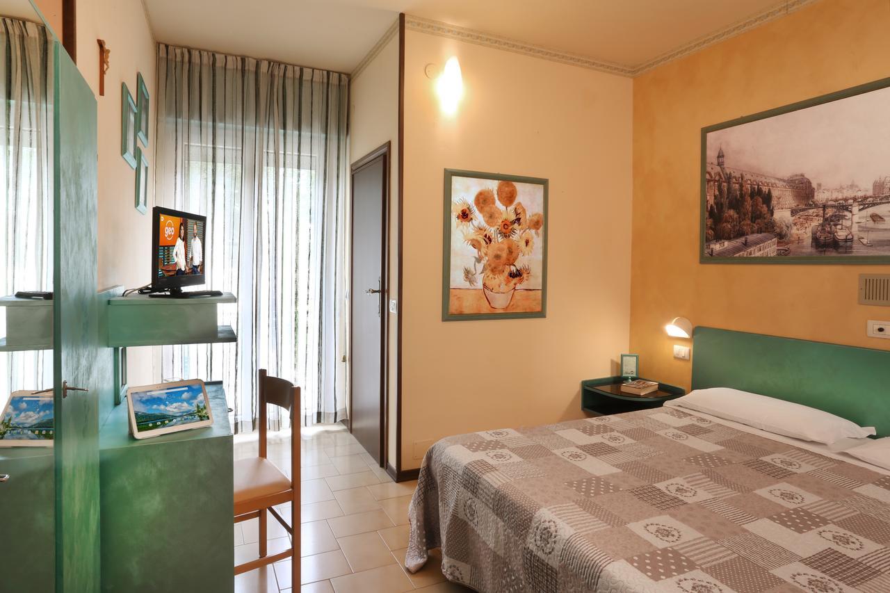 Hotel Marselli Rimini Exterior photo