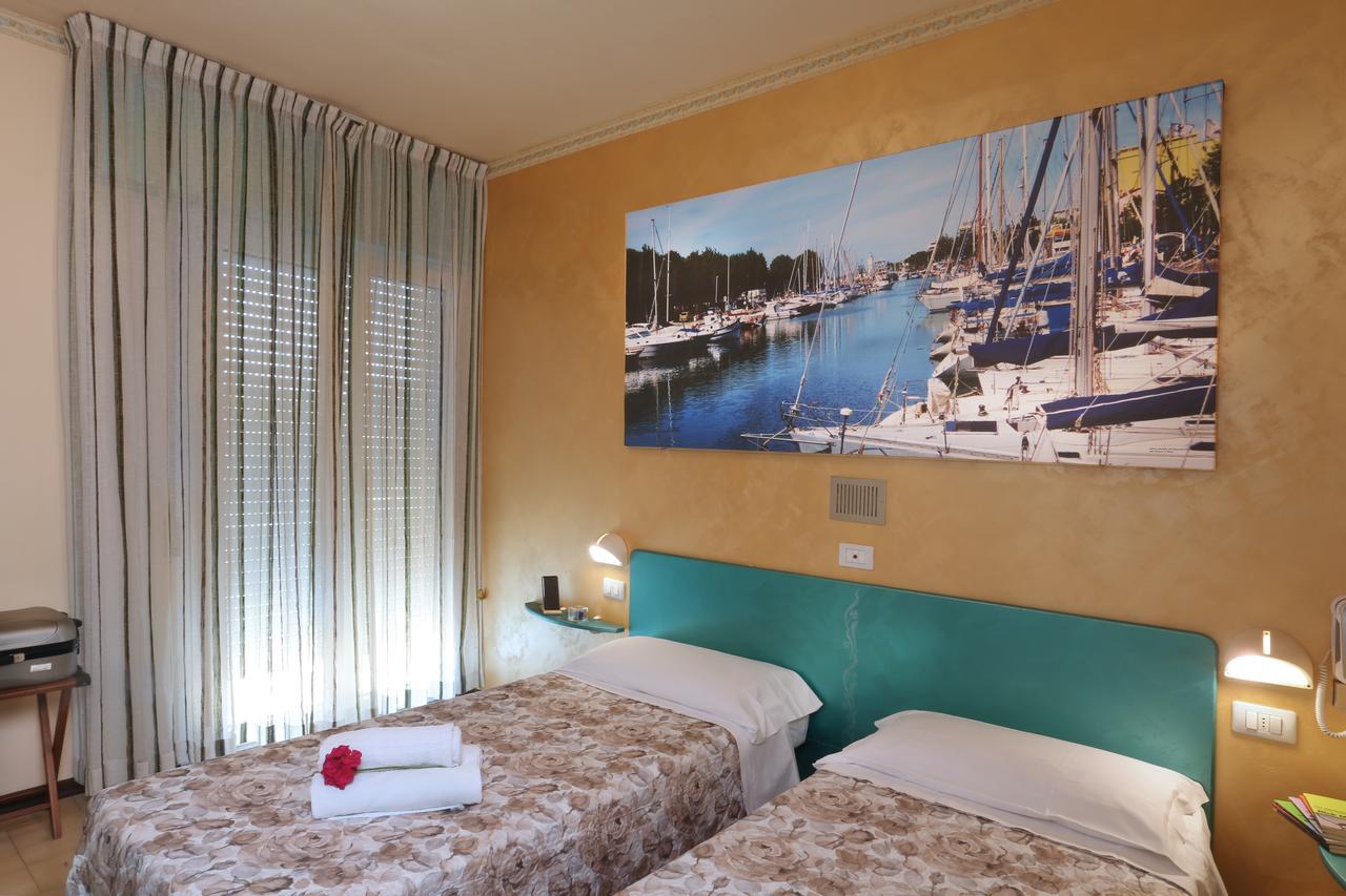Hotel Marselli Rimini Exterior photo